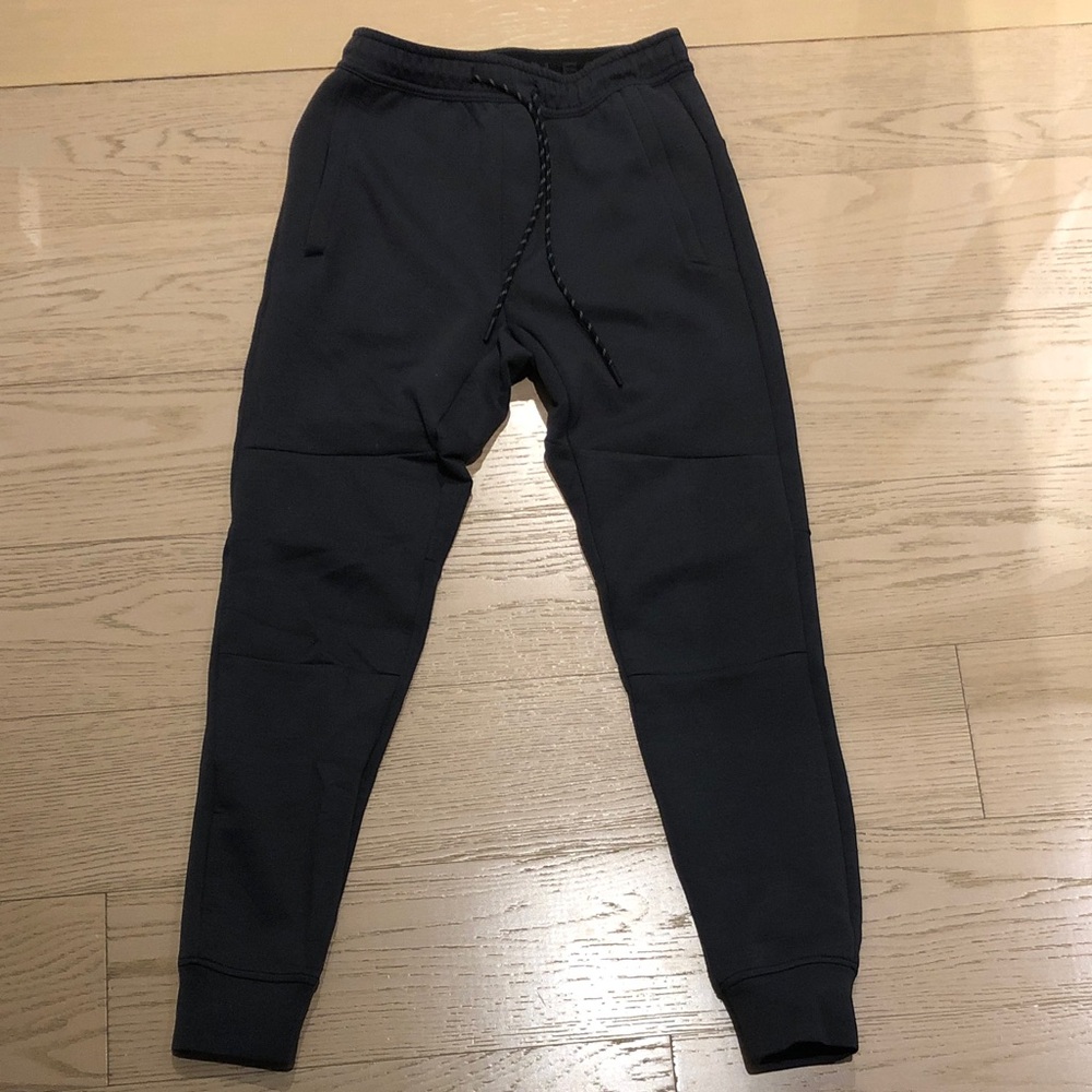 American eagle dark grey sweaty pants/ joggers for Men